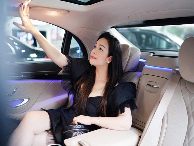 Nữ diễn viên tậu chiếc xe Mercedes S450 Luxury nội thất cực kỳ sang trọng, giá hơn 5 tỷ năm 2020. Ảnh: Công Lý.