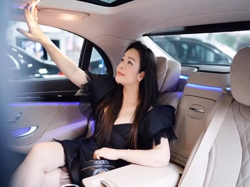 Nữ diễn viên tậu chiếc xe Mercedes S450 Luxury nội thất cực kỳ sang trọng, giá hơn 5 tỷ năm 2020. Ảnh: Công Lý.
