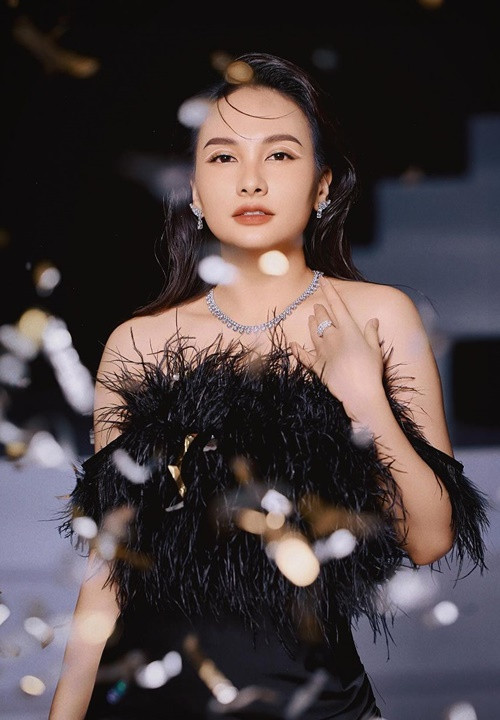 Nữ diễn viên đắt show sự kiện, quảng cáo. Theo Tiền Phong, người trong nghề tiết lộ, giá cát-sê tham dự sự kiện của Bảo Thanh thời điểm năm 2019 dao động từ 30 - 40 triệu đồng. Ảnh: FB Bảo Thanh.