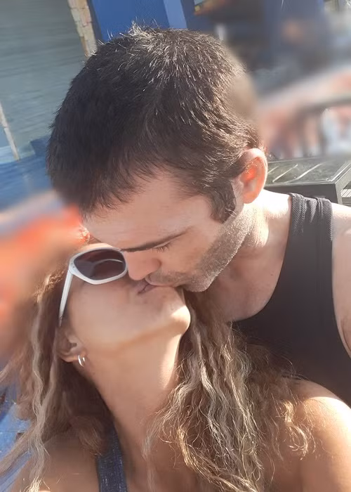 Thúy Uyên tiết lộ, vợ chồng cô có nhiều cách giữ lửa hôn nhân như cùng nhau đi du lịch, cùng nấu cơm, làm việc nhà.