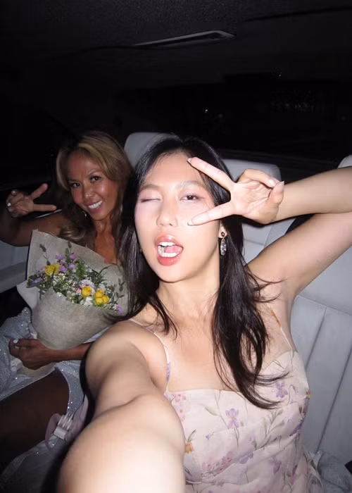 Con gái riêng của Thúy Uyên với người chồng đầu năm nay 21 tuổi, xinh đẹp như hot girl.