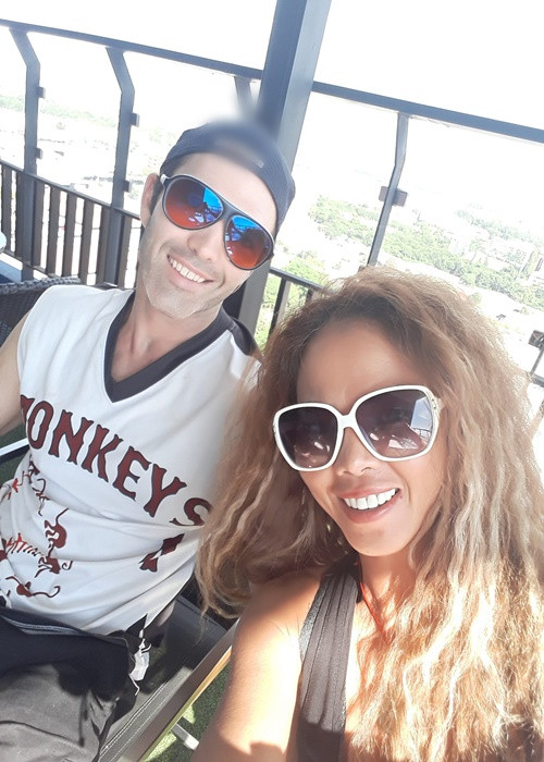 Nữ ca sĩ không cần bạn đời tặng những thứ gì đắt tiền, thay vào đó chỉ cần chồng để ý trong đời sống hàng ngày cô thiếu món gì và tặng cho cô.