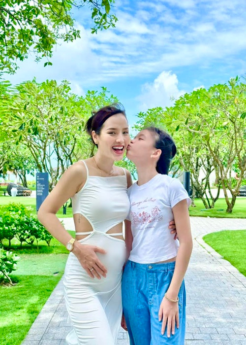 Trước khi đến với Lý Bình, Phương Trinh Jolie có một cô con gái riêng.