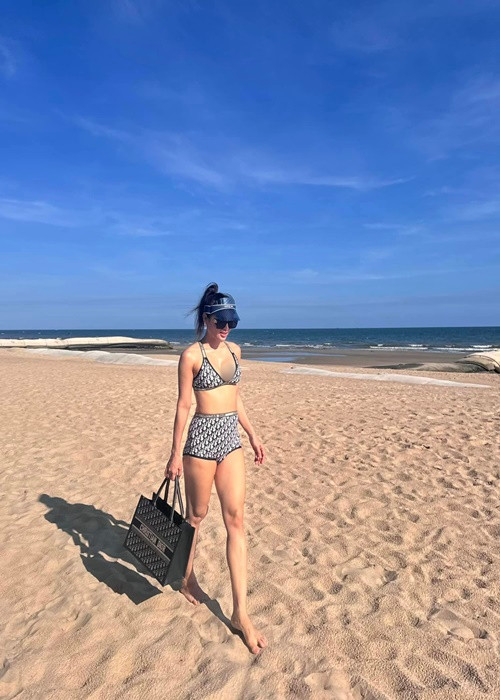 Phương Trinh Jolie chuộng phong cách gợi cảm mọi lúc mọi nơi.