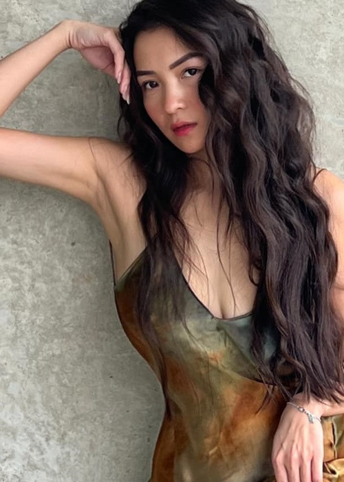 Bạn thân một thời của Hoàng Thùy Linh được khen nhan sắc ngày càng quyến rũ. Ảnh: FB Thủy Top.