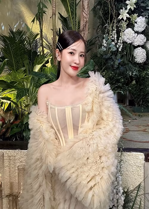 Gần đây, rộ nghi vấn Puka mang thai sau khi cô thường xuyên diện trang phục giấu vòng hai cũng như ít tham gia các sự kiện. Ảnh: FB Puka.