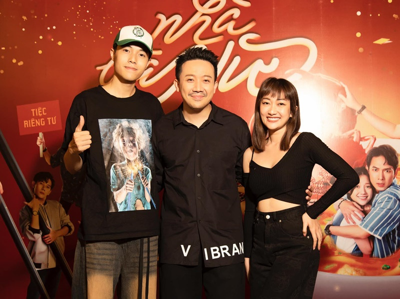 Diễn viên Phương Lan chia sẻ trên Phụ Nữ Mới, mẹ chồng cô là người rất vui tính. Cô thường học hỏi kinh nghiệm chăm sóc gia đình từ mẹ chồng. Ảnh: FB Phan Đạt.