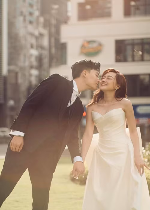 Phương Lan không giỏi bếp núc. Tuy nhiên, sau khi lập gia đình, nữ diễn viên cố gắng nấu nướng. Ảnh: FB Phan Đạt.