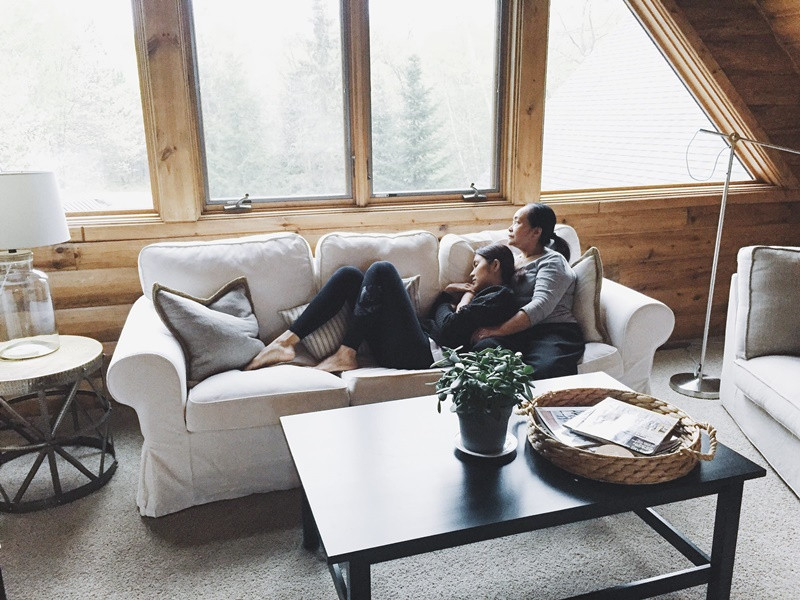 Khi trưởng thành, Hà Tăng cố gắng báo hiếu bố mẹ.