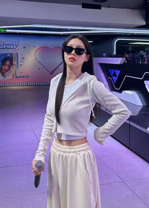 Mỹ nhân Việt sở hữu vòng eo bé nhất là Han Sara. Ảnh: FB Han Sara.