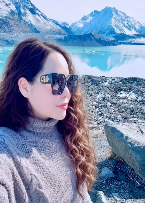 Trương Phương cho biết, cô và người yêu hiện tại quen biết nhau 6 năm qua. Khi biết nữ diễn viên ly hôn, người đàn ông này lập tức theo đuổi cô. Ảnh: FB Trương Phương.