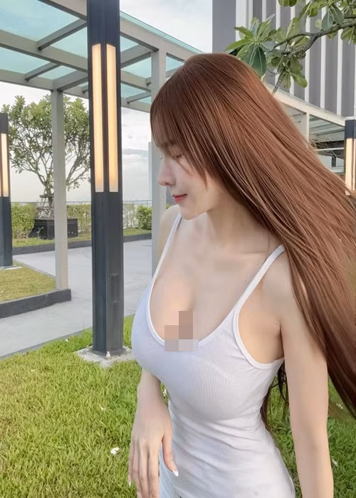 Shaya đang là người mẫu, diễn viên, ca sĩ.