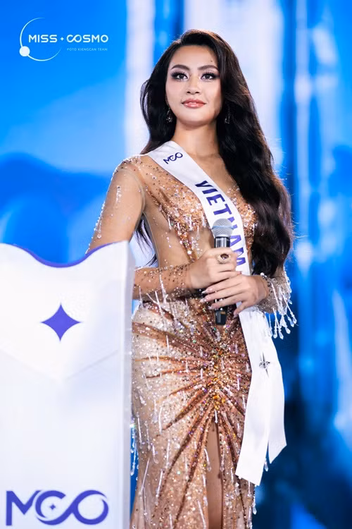 Trong chung kết Miss Cosmo 2024, đại diện Việt Nam đã trải qua các phần thi trình diễn trang phục áo tắm, trang phục dạ hội và ứng xử. Ảnh: Miss Cosmo.