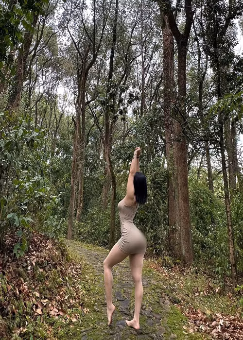 Trên Instagram, hot girl phòng gym có 190.000 người theo dõi.