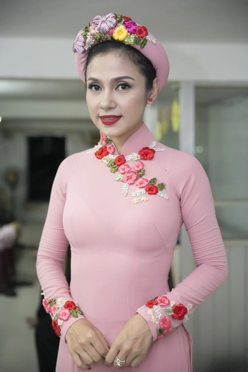 Mới đây, Việt Trinh nhắc lại việc đăng ký hiến tạng sau khi qua đời. “Từ ngày đăng ký hiến tạng Trinh cố gắng giữ sức khỏe thật tốt để nếu có mất đi thì những bộ phận trong cơ thể mình còn có thể giúp cho người khác được sống”, Việt Trinh cho hay. Ảnh: Người Lao Động.