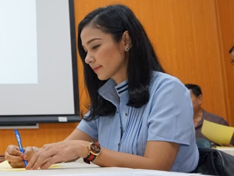 Diễn viên Việt Trinh thừa nhận cô đã đắn đo suy nghĩ trong thời gian dài. Tuy nhiên, sau khi theo dõi phóng sự người vợ hiến thận và có thể cứu sống chồng mình, nữ diễn viên cuối cùng đã đăng ký hiến tạng. Ảnh: Tổ Quốc.