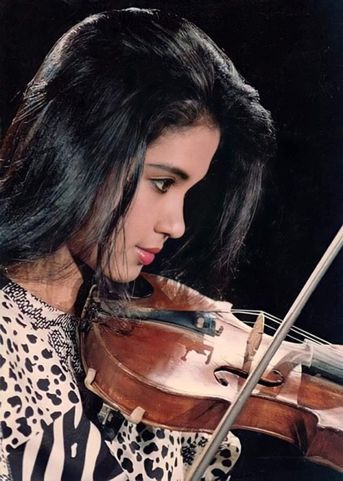 "Người đẹp Tây Đô" tuyên bố giải nghệ vào tháng 1/2022 vì đã lớn tuổi, cần nghỉ ngơi cũng như vì con trai.