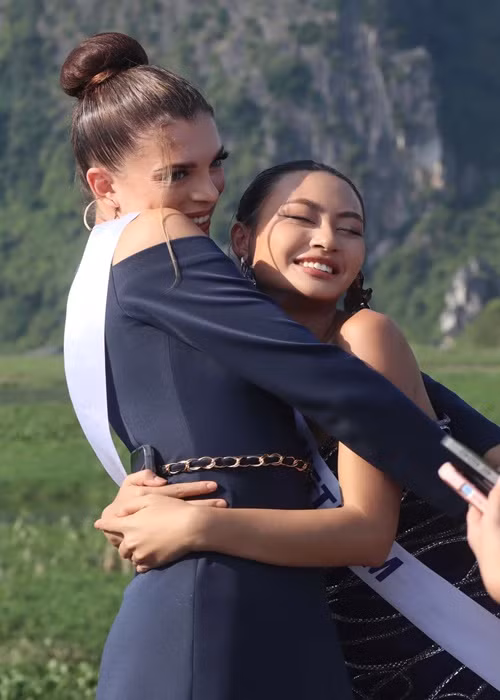 Đại diện Việt Nam ghi điểm nhờ sự thân thiện. Ảnh: FB Bùi Xuân Hạnh.