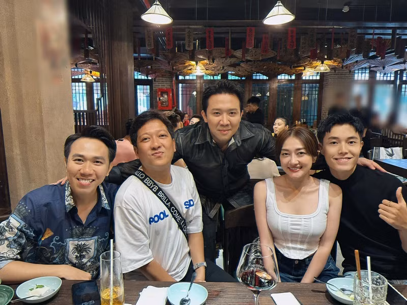 Phương Lan từng chia sẻ: “Nếu chọn sự nghiệp thì tôi sẽ không có Phan Đạt. Nhưng nếu chọn Phan Đạt thì tôi có cả hai, ngại gì mà mình không chọn Đạt. Người đàn ông chịu đứng sau để hỗ trợ mình mọi thứ trong công việc thì không dễ dàng gì”. Ảnh: FB Phương Lan.