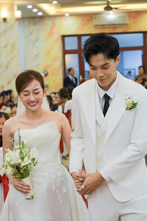 Phương Lan chia sẻ, mẹ chồng cô tinh tế, thấu hiểu tâm lý con dâu. Biết Phương Lan không biết nấu món Bắc, mẹ chồng cô vẫn thông cảm. Hai mẹ con nữ diễn viên hay mua đồ trực tuyến gửi cho nhau. Ảnh: Vietnamnet.