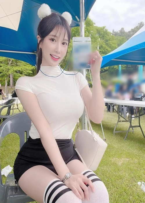 Theo Daum, Eun Young sinh năm 1996, đang làm streamer. Ảnh: Sohu.