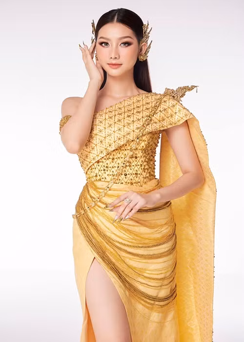 Sáng nay, Hoa hậu Quế Anh có mặt ở sân bay để sang Campuchia thi Miss Grand International 2024. Ảnh: FB Võ Lê Quế Anh.