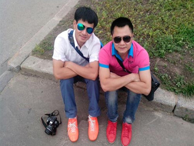 Tự Long sinh năm 1973, hơn Xuân Bắc 3 tuổi. Tuy nhiên, vì chơi với nhau quá thân nên cả hai xưng hô như bạn bè thay vì anh em. Ảnh: Dân Việt.