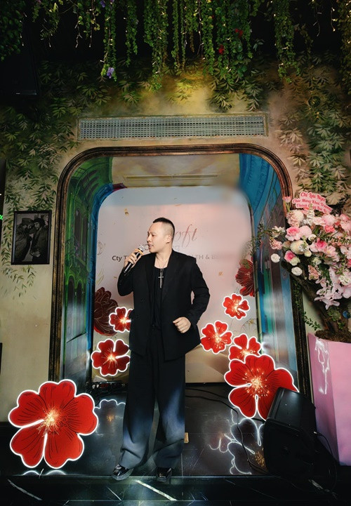 Trên trang cá nhân, Khắc Tiệp thi thoảng chia sẻ hình ảnh dự sự kiện.