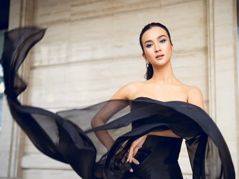 Vợ màn ảnh mới nhất của Lý Hùng làm mẹ đơn thân 16 năm qua. Ảnh: FB Kim Tuyến.