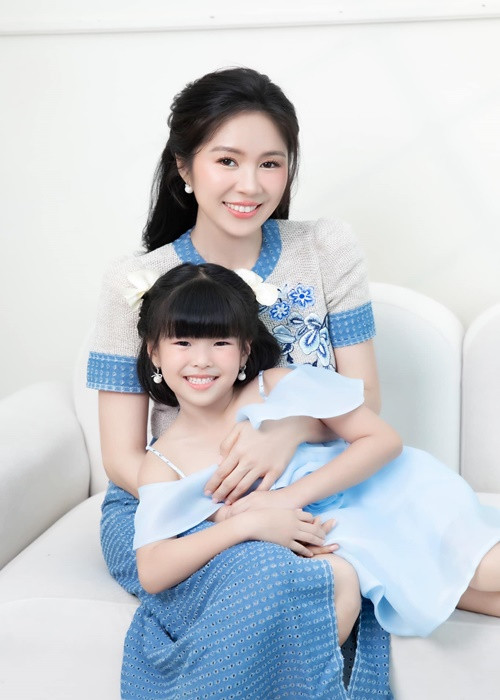 Bé Bông ngày càng xinh xắn, đáng yêu.