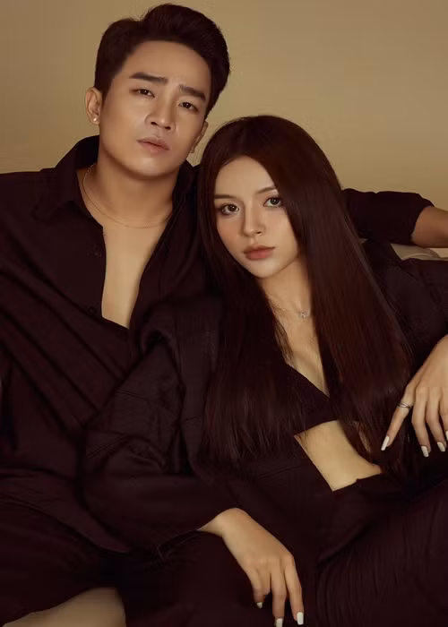 Ngọc Anh sinh năm 1995, kém diễn viên Đỗ Duy Nam 5 tuổi. Cô từng 2 lần sinh nở.