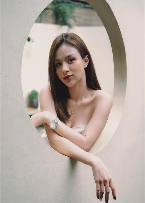 Ngọc Anh vẫn có nhiều đại gia tìm cách đặt vấn đề tình cảm dù cô đã có gia đình.