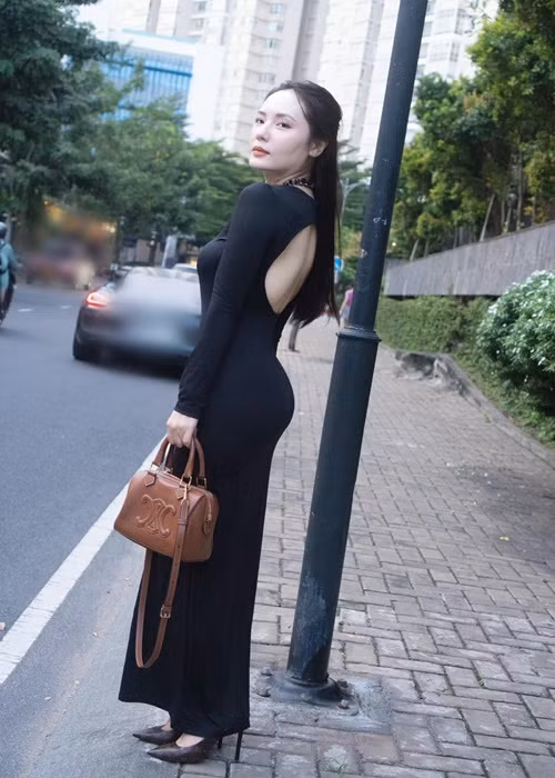 Phương Linh ngày càng đằm thắm, gây mê hoặc người hâm mộ.