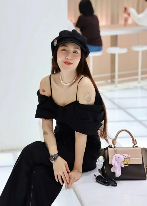 Phương Linh chia sẻ trên Tiền Phong, cô dành một nửa thời gian đi hát, một nửa thời gian nghỉ ngơi.