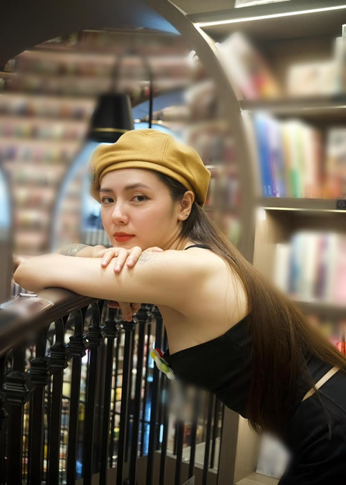 Nhiều năm qua, nữ ca sĩ kín tiếng về chuyện tình cảm.