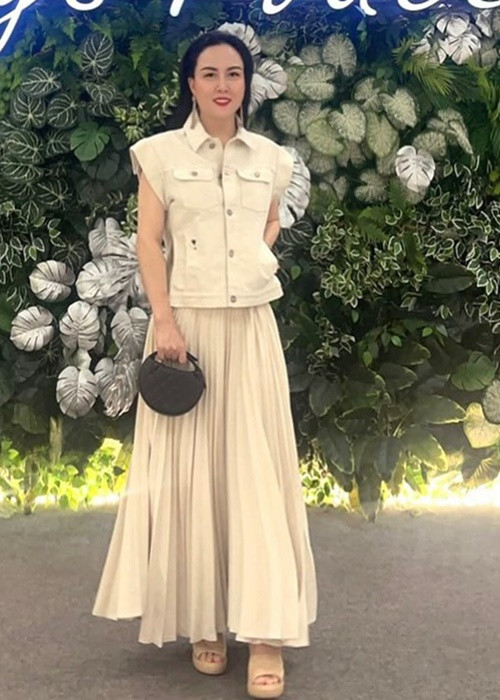 Phượng Chanel được khen ngày càng trẻ hơn tuổi thật. Ảnh: Instagram Phượng Chanel.