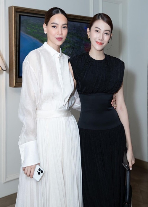 Sau The Face Vietnam 2016, Lê Hà giữ mối quan hệ thân thiết với huấn luyện viên Hồ Ngọc Hà.