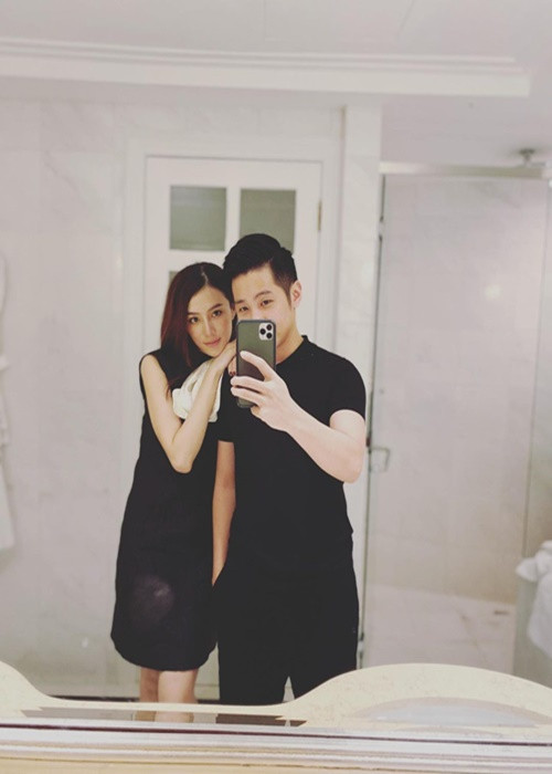 Lê Hà kết hôn với Võ Trần Trung Hiếu. Cả hai cùng sinh năm 1993. Trung Hiếu là chủ một chuỗi cửa hàng trà sữa.