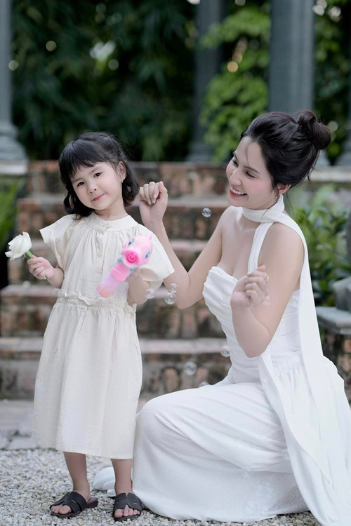 Bé Sol - con gái của Jack và Thiên An nhận được sự quan tâm của nhiều khán giả sau khi chào đời.