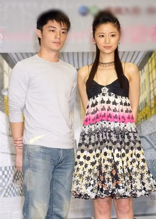 10 năm sau đó, cả hai duy trì tình bạn thân thiết trước khi hẹn hò. Ảnh: VOV.