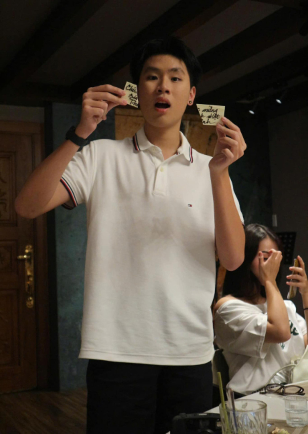 Kim Thư mới đây chia sẻ hình ảnh mới nhất về Ơ Rô trong ngày sinh nhật của con. Dưới phần bình luận, bạn bè và người hâm mộ đều khen ngợi và bất ngờ với ngoại hình như người mẫu của chàng trai.