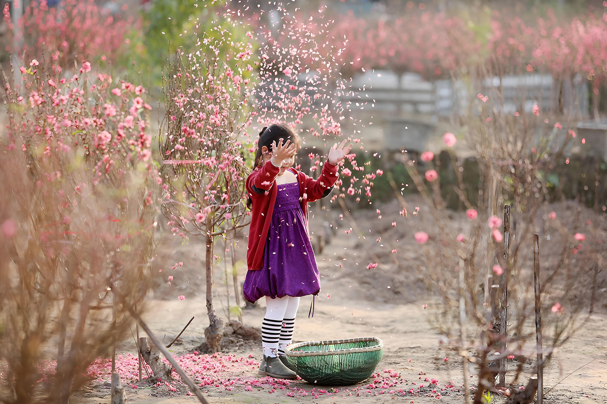 Hà Nội có rất nhiều nét đặc biệt, riêng biệt không nơi nào có được, từ tiết trời đông, thu, hạ hay thậm chí là mùa xuân, vào thời điểm nào Hà Nội cũng ẩn chứa vẻ đẹp rất khác. Ảnh: Vũ Minh Quân