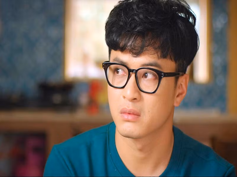 Theo nguồn tin từ VFC, bức ảnh của Hồng Đăng bên các đồng nghiệp chỉ là hình ảnh đời thường các diễn viên chụp chung khi hội ngộ chứ không phải đóng phim. Ảnh: Vietnamnet.