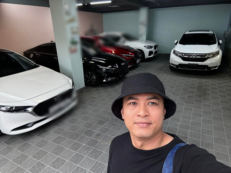 2 năm qua, không đóng phim, nghỉ việc ở Nhà hát Kịch Hà Nội, Hồng Đăng tập trung kinh doanh cùng vợ, buôn bán ô tô. Ảnh: FB Hồng Đăng.