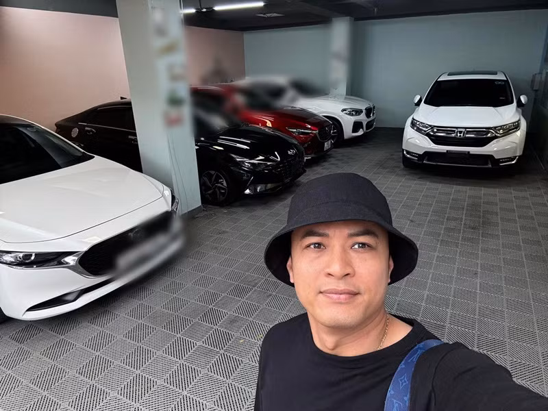 2 năm qua, không đóng phim, nghỉ việc ở Nhà hát Kịch Hà Nội, Hồng Đăng tập trung kinh doanh cùng vợ, buôn bán ô tô. Ảnh: FB Hồng Đăng.