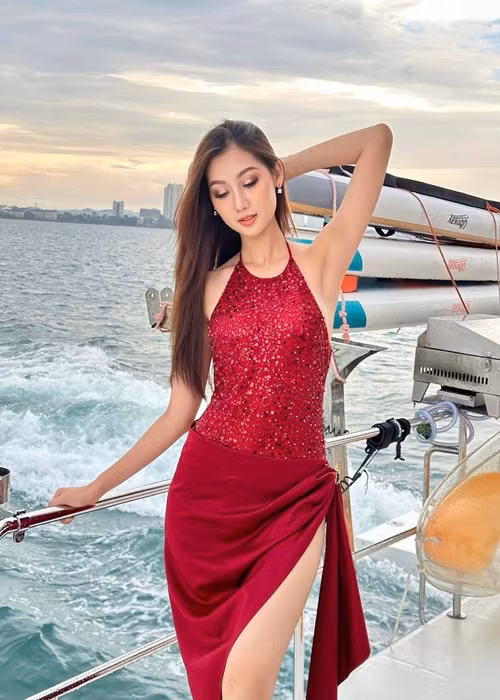 Đại diện Việt Nam hiện tại đạt thành tích top 15 phần thi Grand Voice Award. Ảnh: FB Quế Anh.