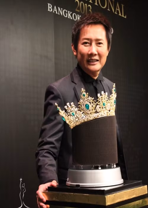 Nhờ danh tiếng của Miss Grand International, ông Nawat trở nên giàu có. Ảnh: FB Nawat Itsaragrisil.