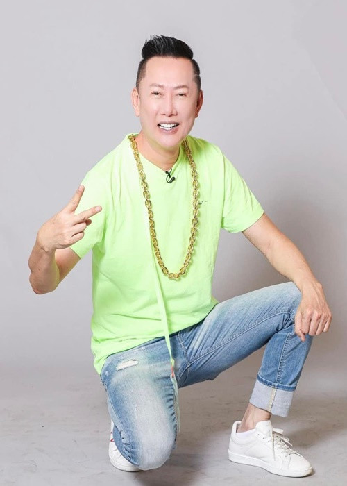 “Ông trùm” Miss Grand International xuất thân nghèo khó. Ông Nawat chia sẻ trên Thaipost, ông sinh ra trong gia đình có 12 anh chị em. Ảnh: FB Nawat Itsaragrisil.