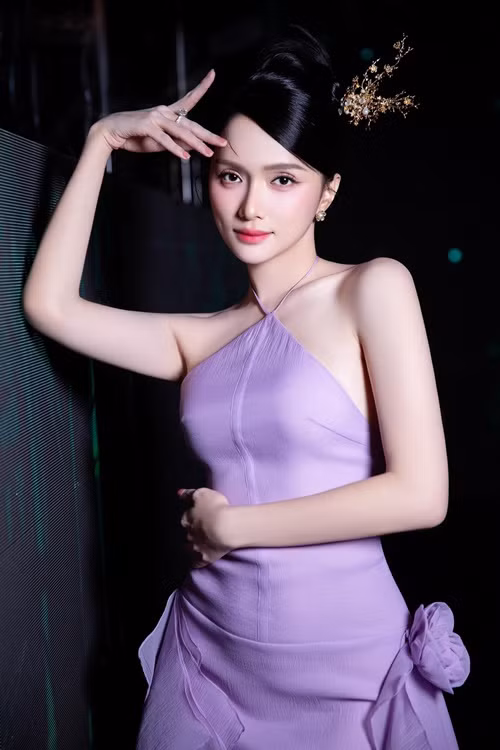 Milor Trần nhanh chóng tố Hương Giang vô ơn. Lập tức, phía Hương Giang lên tiếng cho hay, Hương Giang Idol đã sơ suất với nhiếp ảnh gia Milor Trần. Để giải quyết sự hiểu lầm, hai bên đã nói chuyện trực tiếp. Ảnh: FB Hương Giang.