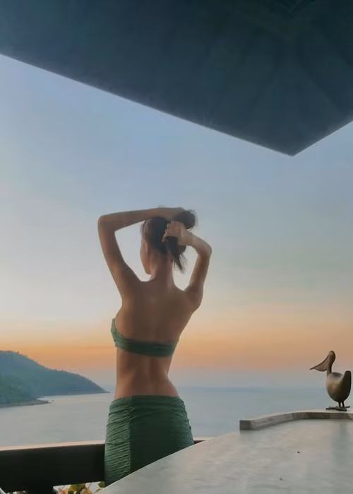 Sau khi hết nhiệm kỳ Hoa hậu Liên lục địa 2022, Bảo Ngọc ăn mặc táo bạo hơn.